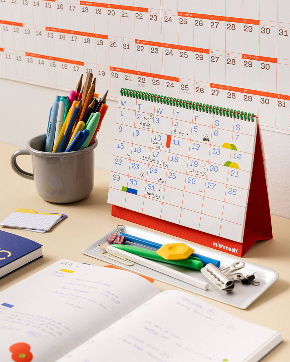 mishmash 2027 Desk Planner