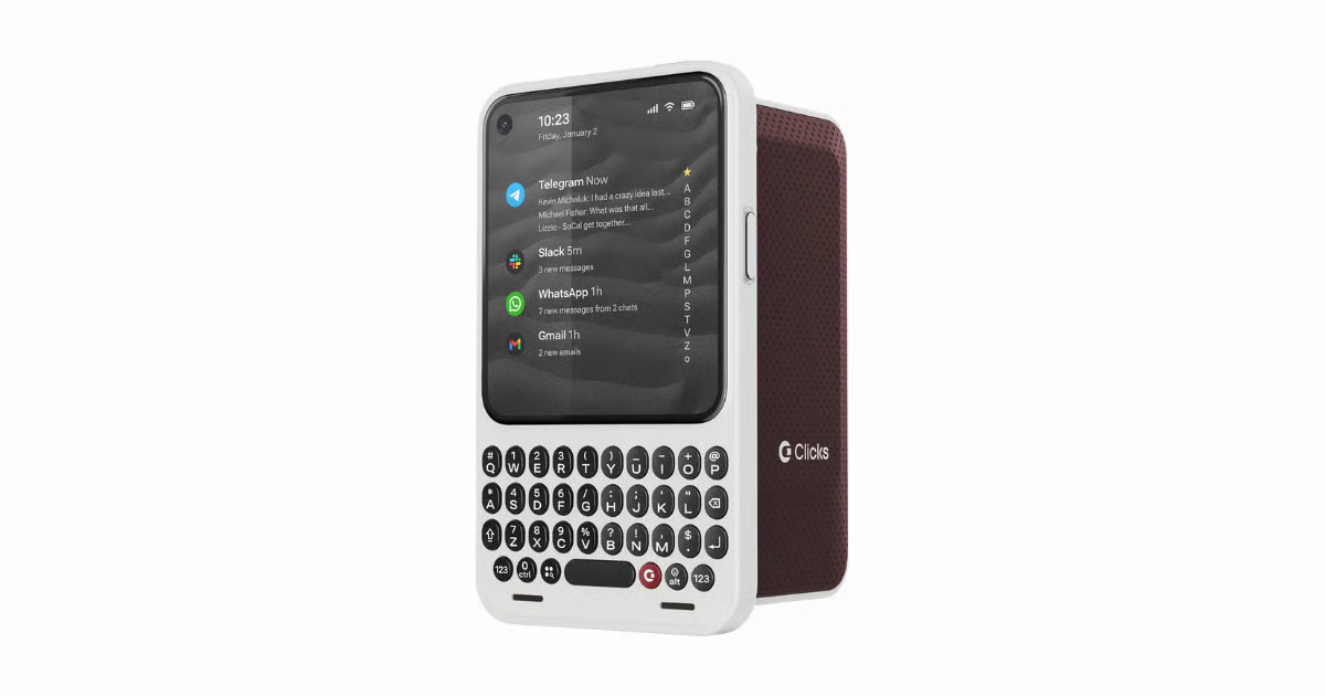 Clicks BlackBerry-style keyboard case for iPhone